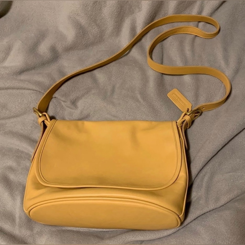 #AB016 - VTG NWOT Coach Brand Fletcher Leather Handbag Chamois w/Zip Under Flap